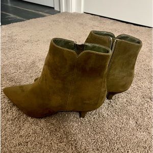 Size 9, olive green, new, ankle book with small heel, and zip up side